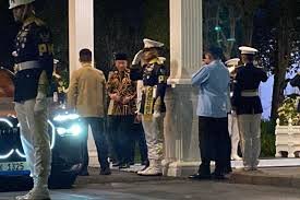 Presiden ke-7 RI Joko Widodo bersama Wakil Presiden Gibran Rakabuming Raka meninggalkan Istana Merdeka usai menghadiri Silaturahmi dan Diskusi Kebangsaan yang dipimpin Presiden Prabowo Subianto, Jakarta, Selasa (3/3/2026) malam. Presiden ke-7 RI Joko Widodo bersama Wakil Presiden Gibran Rakabuming Raka meninggalkan Istana Merdeka usai menghadiri Silaturahmi dan Diskusi Kebangsaan yang dipimpin Presiden Prabowo Subianto, Jakarta, Selasa (3/3/2026) malam.