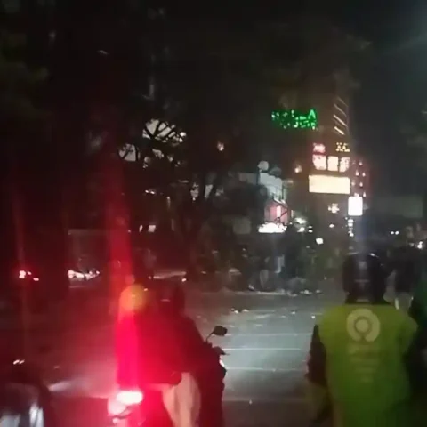2026 04 24 Demo blokade jalan dibubarakan driver ojek online