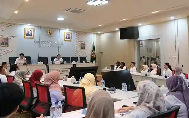 Penyamaan Persepsi Petugas Loket Kantor Pertanahan Makassar Perkuat Standar Pelayanan