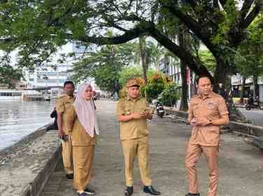 Camat Ujung Pandang Perkuat Kebersihan, PKL hingga Parkir Liar Ditertibkan