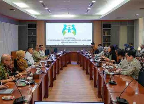 Wakil Menteri ATR/Wakil Kepala BPN Ossy Dermawan menghadiri rapat koordinasi bersama Kementerian PPPA di Jakarta terkait dukungan legalitas lahan untuk program Kebun Pangan Lokal Perempuan (KPLP). WhatsAppImage2026 04 09at07.32.23 1