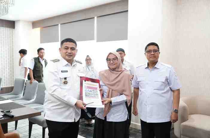 Andi Bukti Djufrie bersama Munafri Arifuddin membahas pembentukan Kampung Siaga Bencana (KSB) di Kecamatan Tamalanrea sebagai langkah memperkuat kesiapsiagaan masyarakat terhadap bencana di Makassar.