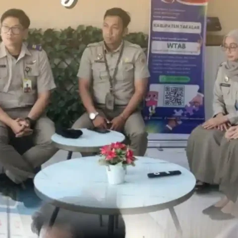 Briefing Pagi Petugas Loket ATR BPN Takalar Perkuat Pelayanan Publik