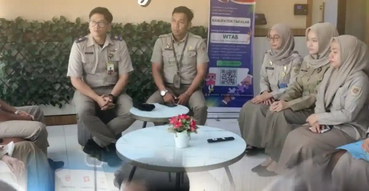 Briefing Pagi Petugas Loket ATR BPN Takalar Perkuat Pelayanan Publik
