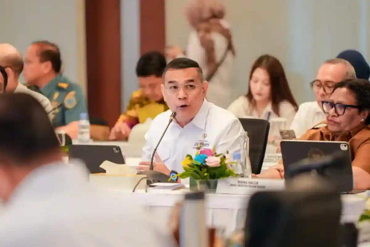Kawal Proyek Tanggul Raksasa Pantura, Wamen Ossy Dermawan Tegaskan Tiga Dukungan Vital Kementerian ATRBPN