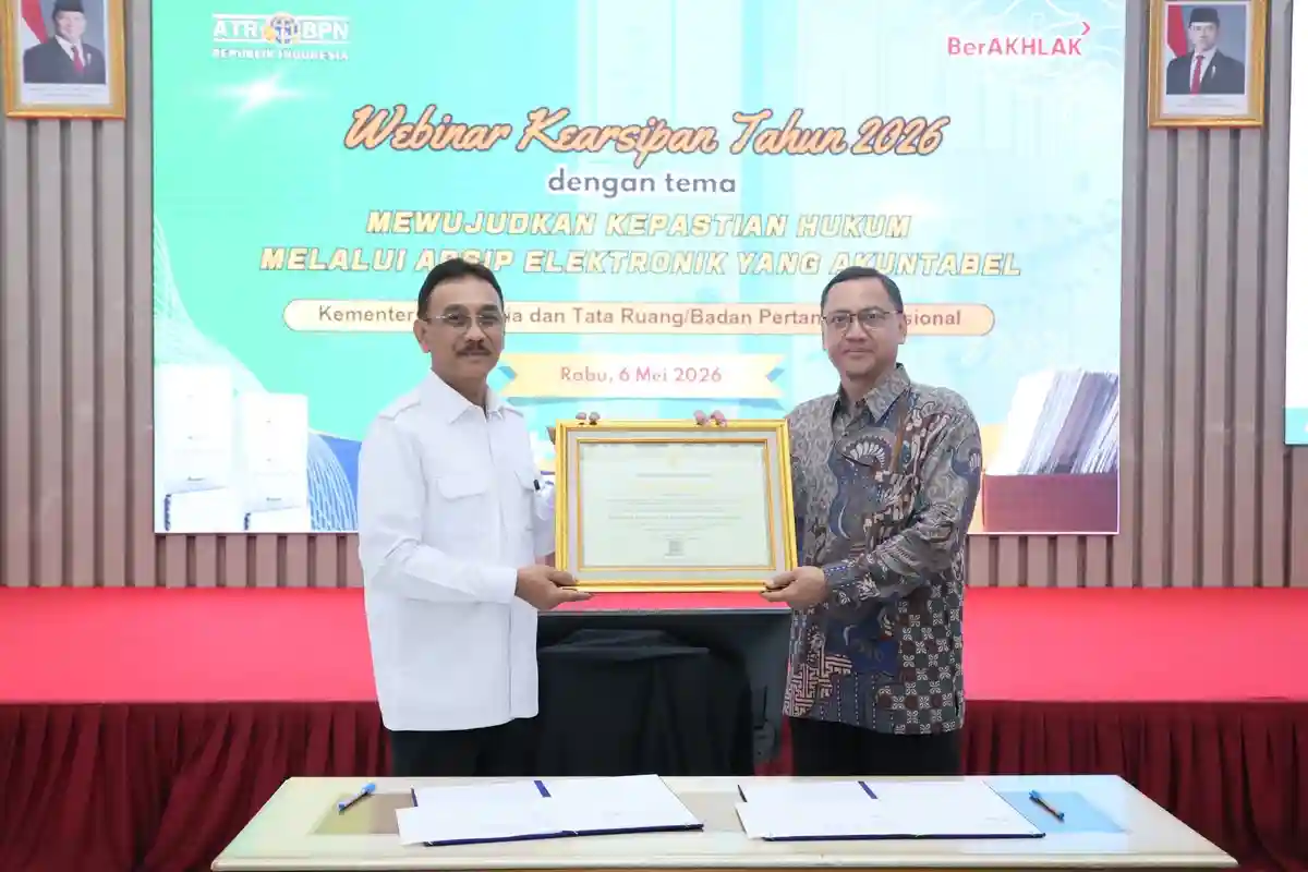 Sukses Selamatkan Arsip Sejarah Pertanahan, Kementerian ATRBPN Sabet Penghargaan Bergengsi dari ANRI Sukses Selamatkan Arsip Sejarah Pertanahan Kementerian ATRBPN Sabet Penghargaan Bergengsi dari ANRI