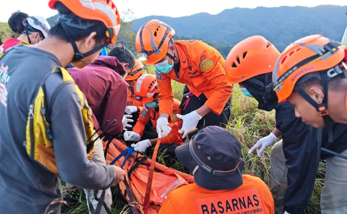 Petir Sambar 5 Pendaki di Gunung Monrolo: Satu Tewas, Empat Selamat