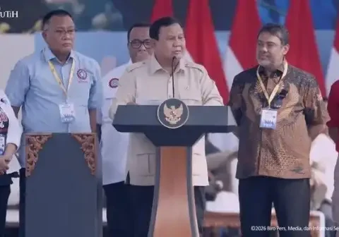 presiden prabowo subianto menghadiri hari buruh internasional atau may day di monas jakarta pusat 1777604031509 169 1