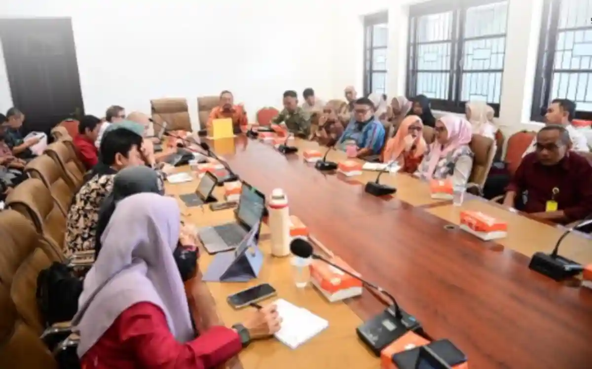 Dinas Pertanahan Makassar Ikut Bahas Pokja Penanganan Permukiman Kumuh