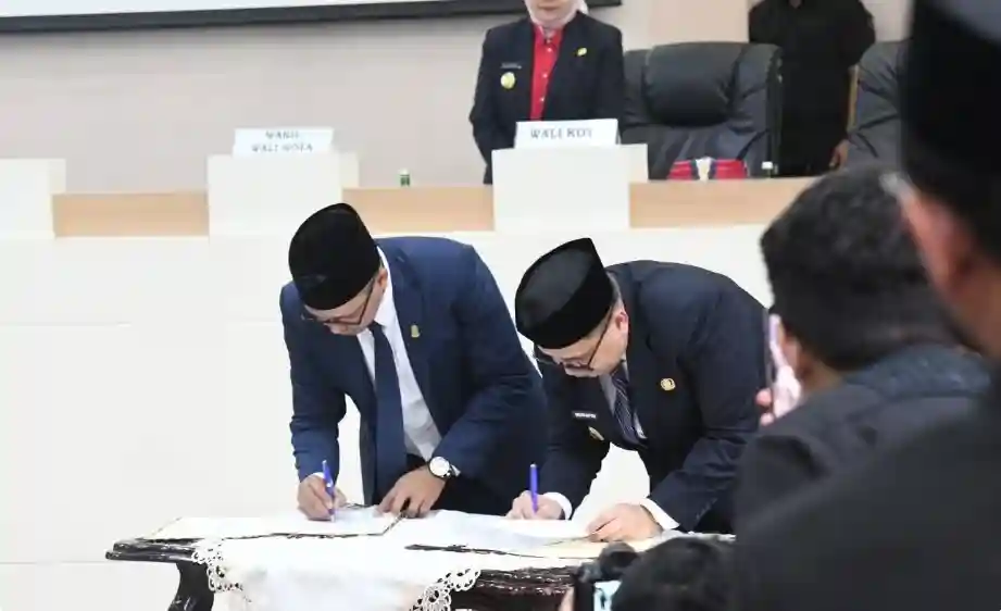 Kepala Dinas Pertanahan Makassar Hadiri Rapat Paripurna DPRD Bahas LKPJ Wali Kota Kepala Dinas Pertanahan Makassar Hadiri Rapat Paripurna DPRD Bahas LKPJ Wali Kota