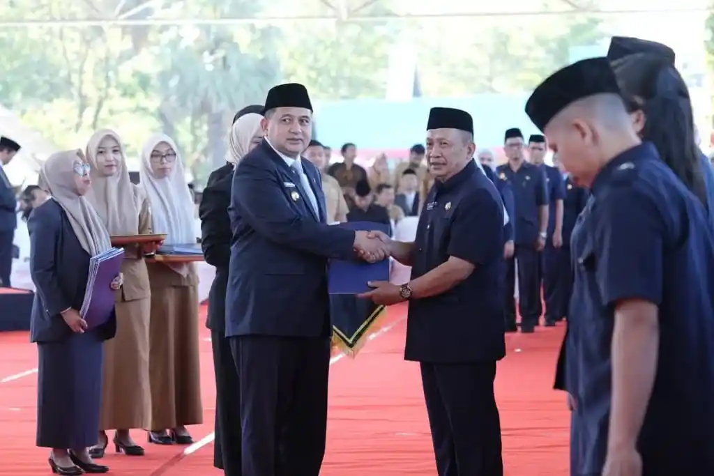 Lantik 369 Kepala Sekolah, Wali Kota Makassar Larang Titip-Menitip SPMB 2026 369 Kepsek Makassar Resmi Dilantik, Pendidikan Harus Adil untuk Semua Anak