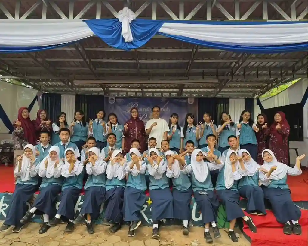 Penamatan Kelas 9 SMP 30 Makassar Berlangsung Khidmat Penamatan Kelas 9 SMP 30 Makassar Berlangsung Khidmat