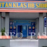 Karutan Sidrap Bantah Dugaan "Napi VIP" Hj. Paramita, Namun Mengarahkan Media Koordinasi ke Suami Warga Binaan, Ada Apa? 1 Dugaan Upeti Rp20 Juta, Owner MJB Disebut Jadi “Napi VIP” di Rutan Kelas IIB Sidrap