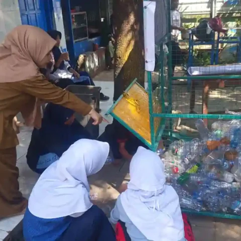 SMPN 49 Makassar Matangkan Persiapan Sekolah Adiwiyata Nasional