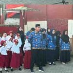 Aksi Bersih-Bersih UPT SPF SMP Negeri 49 Makassar, Tanamkan Semangat Gotong Royong dan Cinta Lingkungan 2 SD Inpres Layang Tua I dan II Gelar Upacara Hari Lahir Pancasila, Tanamkan Semangat Kebangsaan Sejak Dini