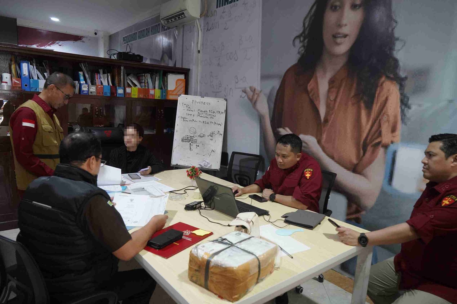 Kejati Sulsel Geledah Kantor Penyedia Proyek Perpustakaan Digital, Sita Dokumen