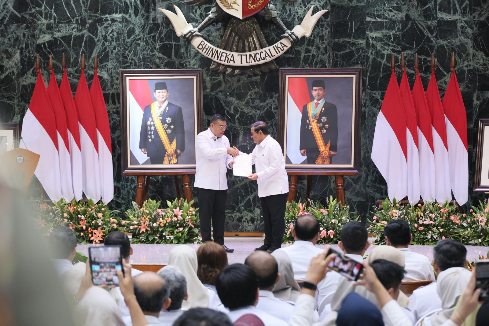 Serahkan 499 Sertipikat Hak Pakai, Kementerian ATR/BPN Amankan Rp124 Triliun Aset Pemprov DKI Jakarta Sepanjang 2026 Serahkan 499 Sertipikat Hak Pakai, Kementerian ATR/BPN Amankan Rp124 Triliun Aset Pemprov DKI Jakarta Sepanjang 2026