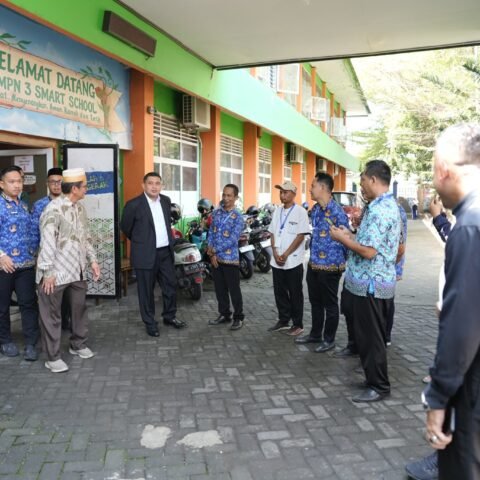 Dampingi Wali Kota Pantau Verifikasi SPMB, Disdik Makassar Tegaskan Seleksi Berjalan Transparan 1003317706 2048x1365 1