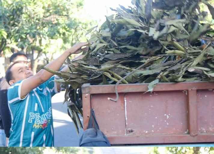 DPMPTSP Makassar Kerja Bakti di Gunung Sari, Perkuat Persiapan Lomba Kelurahan 2026