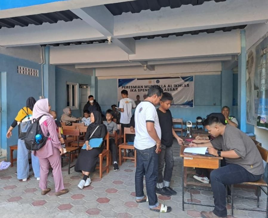 SPMB 2026 SMPN 2 Makassar Berjalan Tertib, Operator Sigap Layani Pendaftar Jalur Domisili 1 IMG 20260625 WA0004