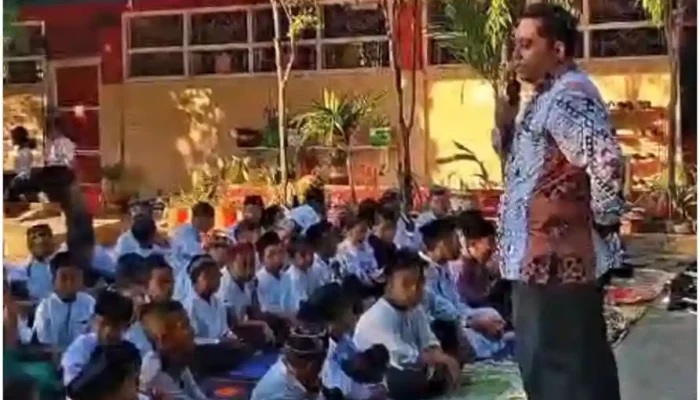 Jumat Ibadah SD Negeri Kaccia Perkuat Karakter Siswa