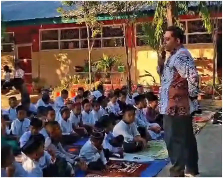 Jumat Ibadah SD Negeri Kaccia Perkuat Karakter Siswa