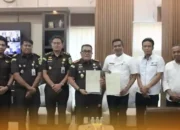 Kejari Takalar Terima Sertipikat Hak Pakai Aset Negara