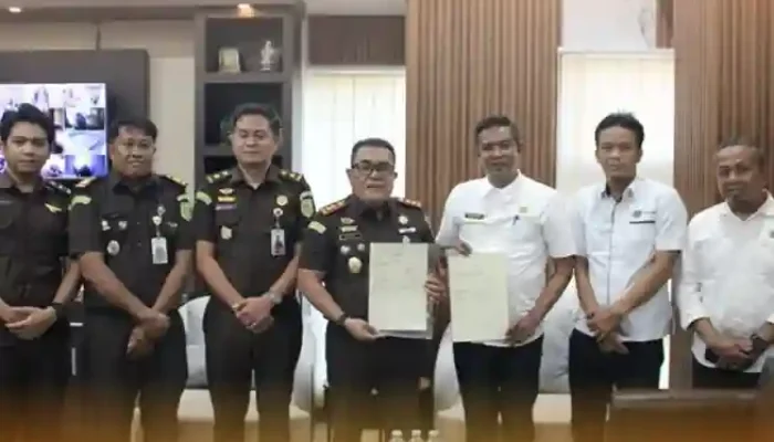 Kejari Takalar Terima Sertipikat Hak Pakai Aset Negara