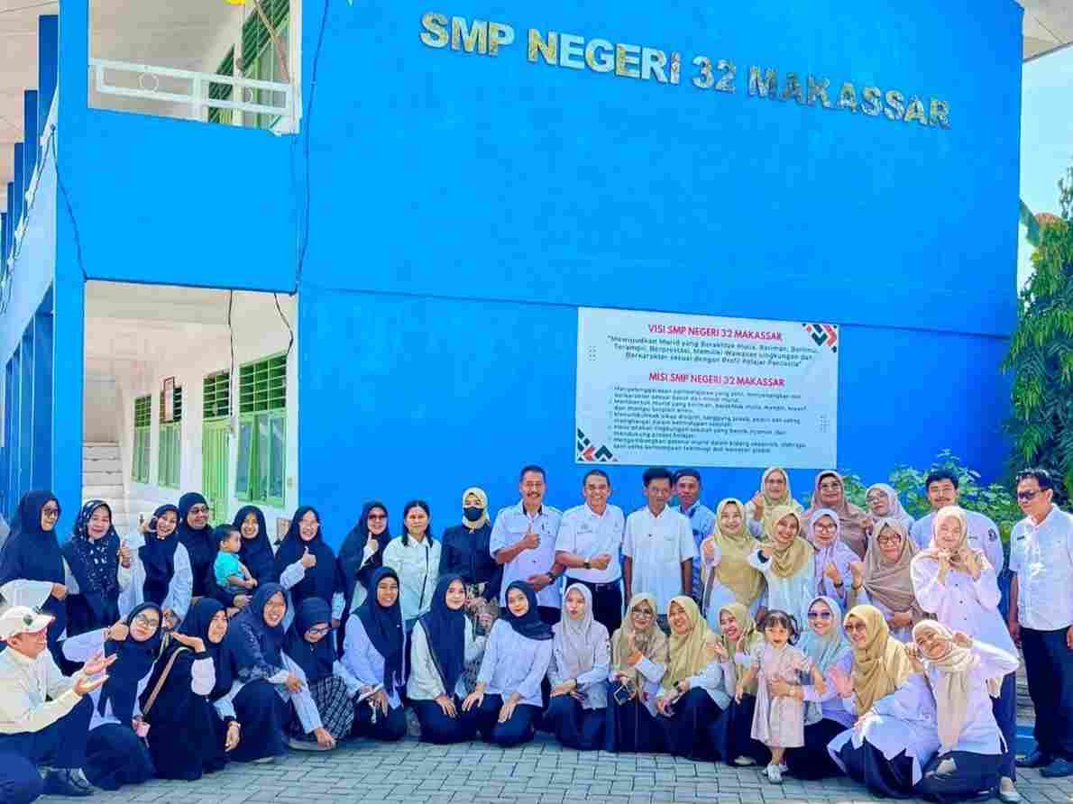 Lepas Sambut SMP Negeri 32 Makassar 10 Tahun Kebersamaan Ditutup dengan Penuh Haru