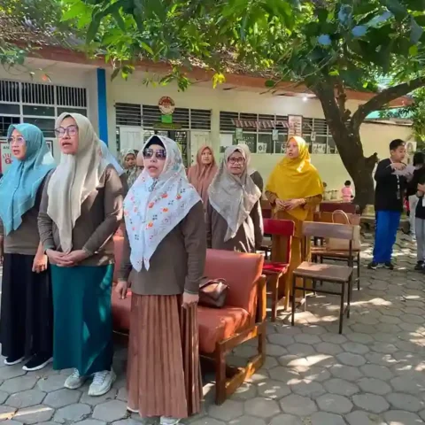 Pendaftaran Ulang SPMB 2026 di SMPN 49 Makassar Lancar, Calon Murid Ikuti Tes Membaca dan Mengaji Pendaftaran Ulang SPMB 2026 di SMPN 49 Makassar Lancar, Calon Murid Ikuti Tes Membaca dan Mengaji