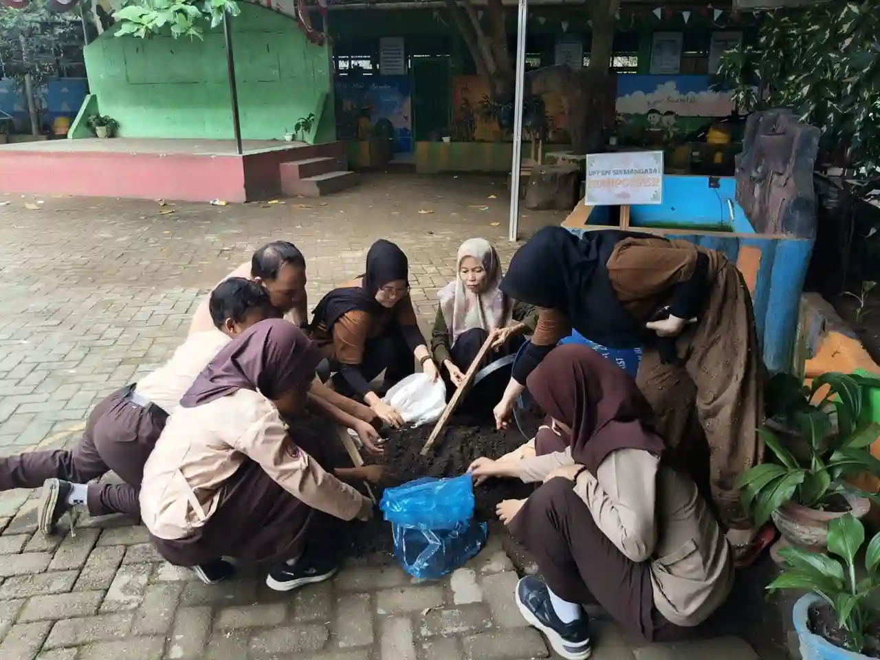 SD Inpres Mangasa 1 Berbenah Menuju Adiwiyata Nasional SD Inpres Mangasa 1 Berbenah Menuju Adiwiyata Nasional