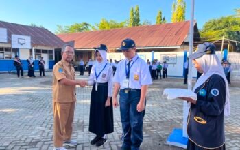 Kepsek SMPN 54 Makassar Resmi Buka MPLS Ramah 2026, Tanamkan Disiplin Sejak Hari Pertama 7 WhatsApp Image 2026 07 13 at 13.22.52