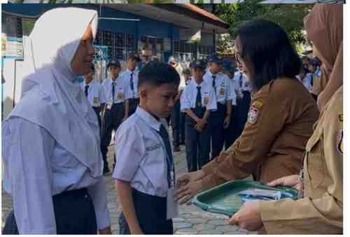 Hari Pertama MPLS di SMP Negeri 49 Makassar Berlangsung Lancar, Tanamkan Karakter Sejak Awal 1 WhatsAppImage2026 07 13at12.21.05