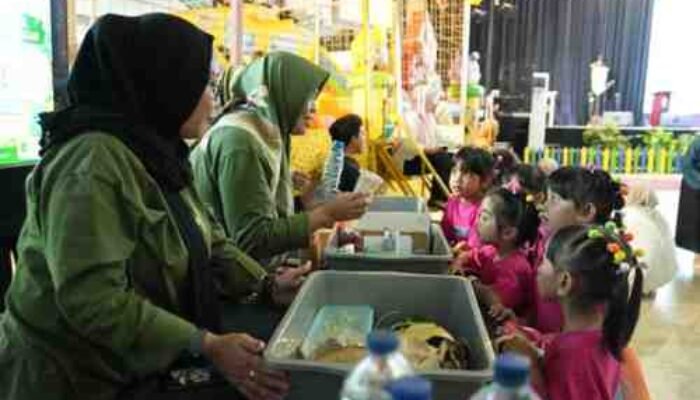 DLH Makassar Edukasi Anak Pilah Sampah Sejak Dini di Hari Anak Nasional, Belajar Sambil Bermain