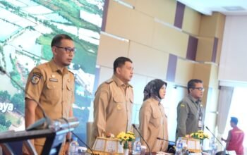 Dinas Pertanahan Makassar Optimalkan PADAIDI untuk Aset 6 Wali Kota Makassar Munafri Arifuddin membuka High Level Meeting TP2DD di Aston Hotel Makassar pada 13 Juli 2026