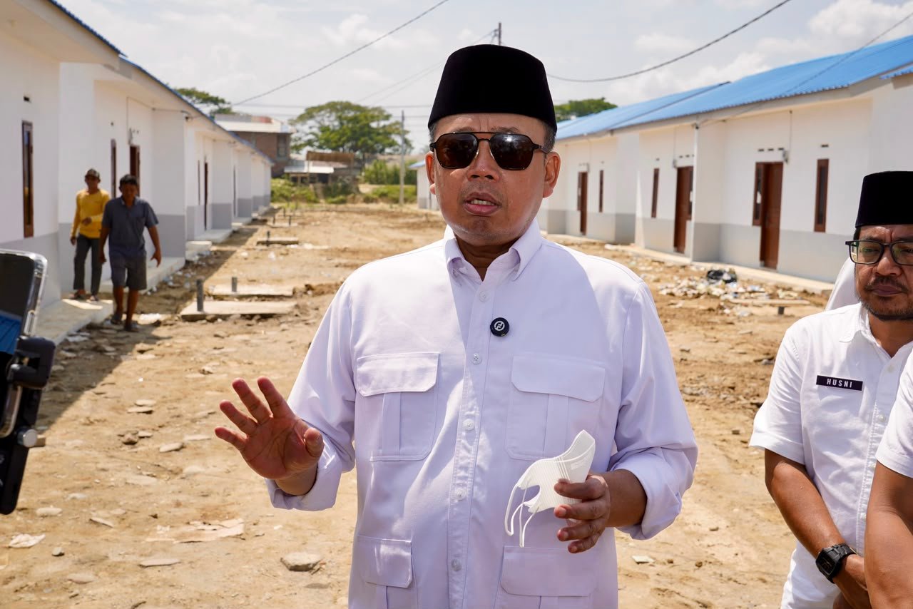 Menteri ATR BPN Nusron Wahid meninjau pembangunan huntap Aceh Tamiang