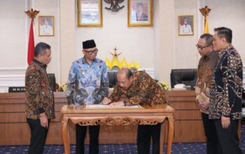 ATR/BPN Tawarkan 9 Program Kerja Sama Pertanahan untuk Pemda Lampung 7 Pejabat ATR/BPN dan pemerintah daerah se-Lampung menandatangani komitmen kerja sama pertanahan pada 23 Juli 2026