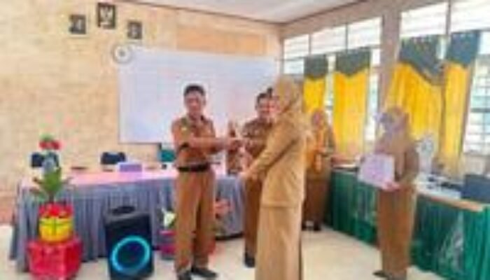 UPT SMP Negeri 16 Makassar Lepas Tiga Pendidik Menuju Amanah Baru