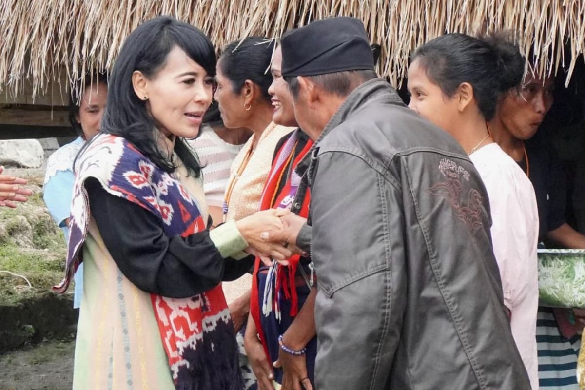 Rezka Oktoberia mengikuti sosialisasi pengadministrasian dan pendaftaran tanah ulayat di Sumba Timur