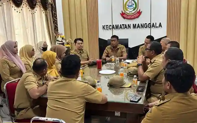 Camat Manggala Pimpin Rakor Perlinsos Bersama Dinas Sosial Kota Makassar