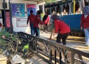 Jumat Bersih di Jagong, Lurah dan Staf Gotong Royong Rapikan Lingkungan