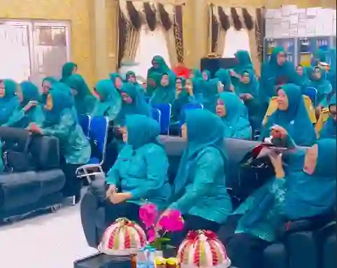 Ketua TP PKK Kota Makassar dan Tim SMEP Kunjungi Kecamatan Manggala untuk Evaluasi Administrasi TP PKK