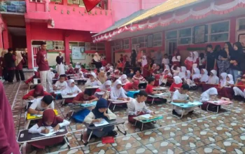 SD Inpres Layang Bertingkat Gelar Lomba Melukis di Halaman Sekolah 3 SD Inpres Layang Bertingkat Gelar Lomba Melukis di Halaman Sekolah