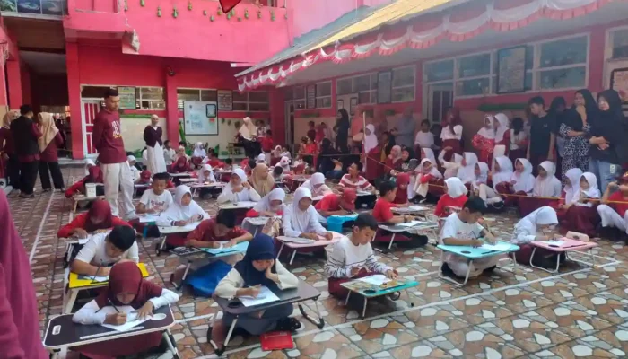 SD Inpres Layang Bertingkat Gelar Lomba Melukis di Halaman Sekolah