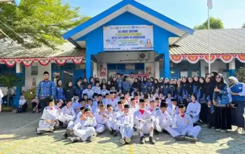 SMPN 49 Makassar Semarakkan HUT ke-81 RI dengan Upacara dan Lomba