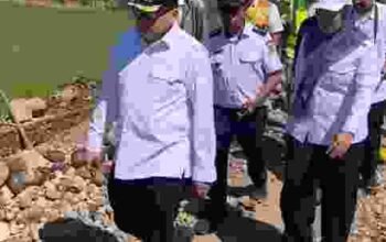 Wali Kota Makassar Tinjau Pembangunan Jalan Beton di Romang Tangayya, Camat Manggala Mendampingi