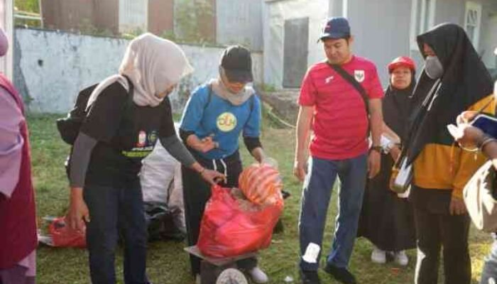 Warga Biringkanaya Diajak Kelola Sampah, CSR Rp75 Juta Disalurkan