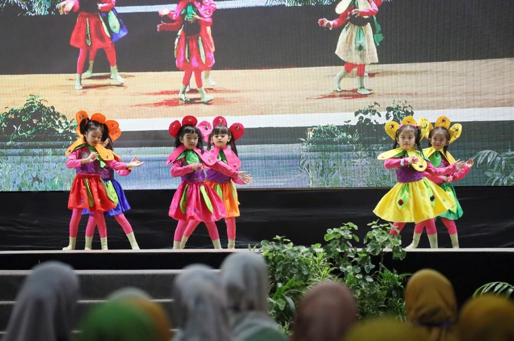 Anak-anak Makassar tampil pada peringatan Hari Anak Nasional 2026