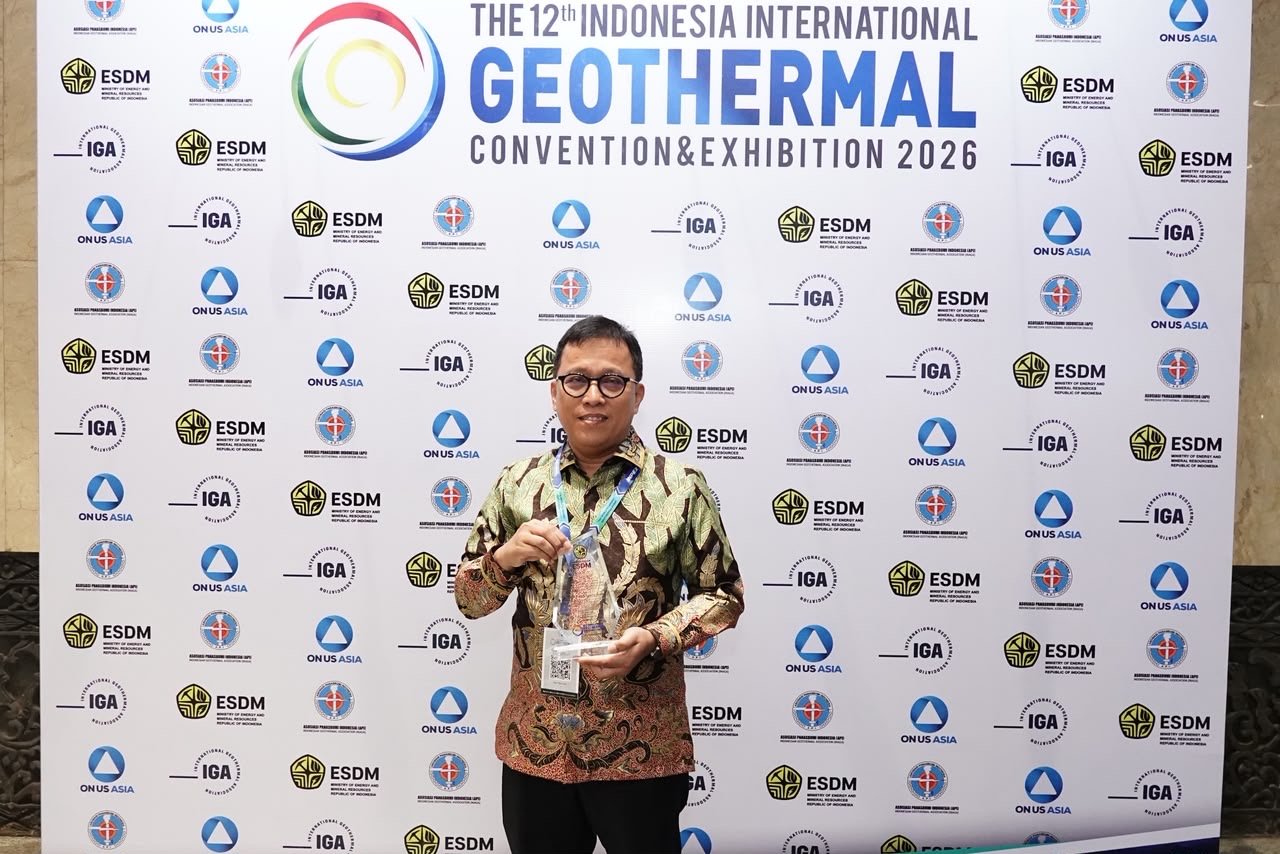 Dukung Pengembangan Geotermal, ATR/BPN Raih Penghargaan dari Kementerian ESDM 1 Kementerian ATR/BPN menerima penghargaan Outstanding Government Collaboration pada IIGCE 2026