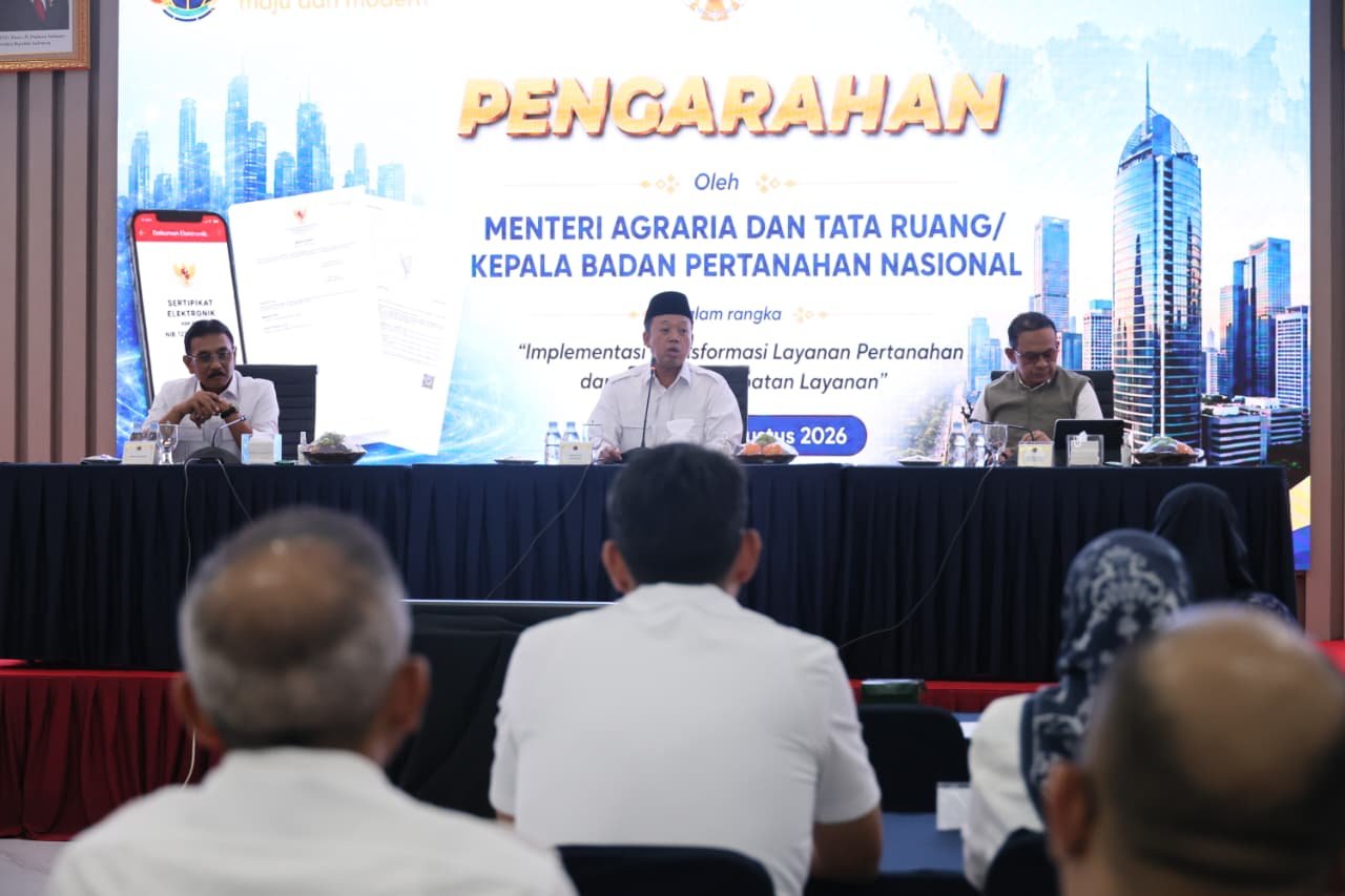Transformasi Layanan Pertanahan Fokus pada Kepastian dan Kemudahan Masyarakat 1 Menteri ATR/Kepala BPN Nusron Wahid memberikan pengarahan transformasi layanan pertanahan